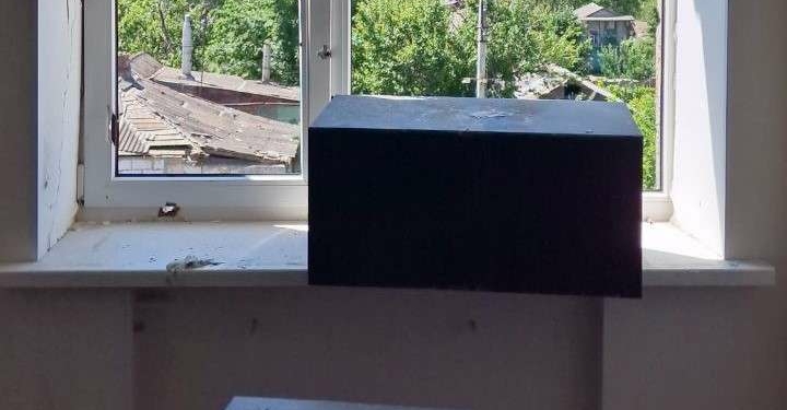 Сегодня главный редактор Дмитрий Макаренко прогуляется по зданию СБУ в г. Мариуполь.