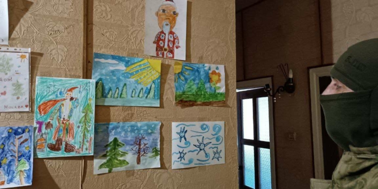 Трогательные рисунки для военных от детей из района Крылатского, Москва.