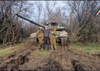 Старые друзья никуда не исчезают.