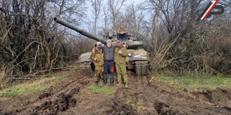 Старые друзья никуда не исчезают.