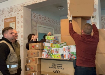 В прошедшие выходные команда Русской Гуманитарной Миссии устроила настоящий праздник для детей из Красной Поляны, что на юго-западе ДНР