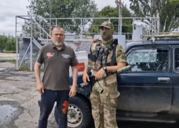 Главный редактор СМИ «Журналисты России» Дмитрий Макаренко  от лица Народного Фронта вручил бойцам Росгвардии техническую помощь – квадрокоптер