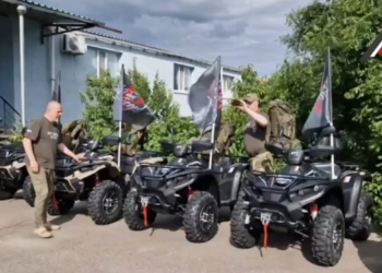 Передаю нашим бойцам специальные квадроциклы и рюкзаки от Народного Фронта