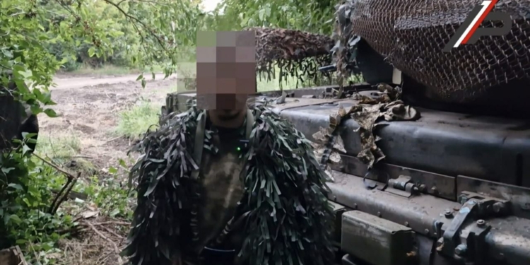 Наш боец Михаил передает привет своей родной Астрахани!