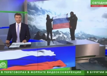 СМИ «Журналисты России» совместно с Народным Фронтом подняли триколор на самую высокую точку России и Европы – Эльбрус!