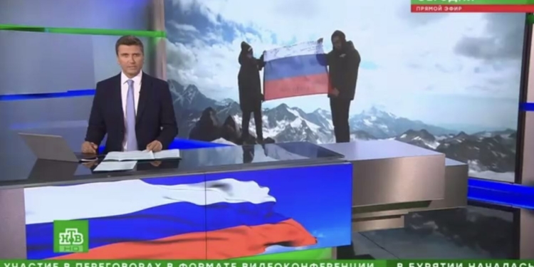СМИ «Журналисты России» совместно с Народным Фронтом подняли триколор на самую высокую точку России и Европы – Эльбрус!