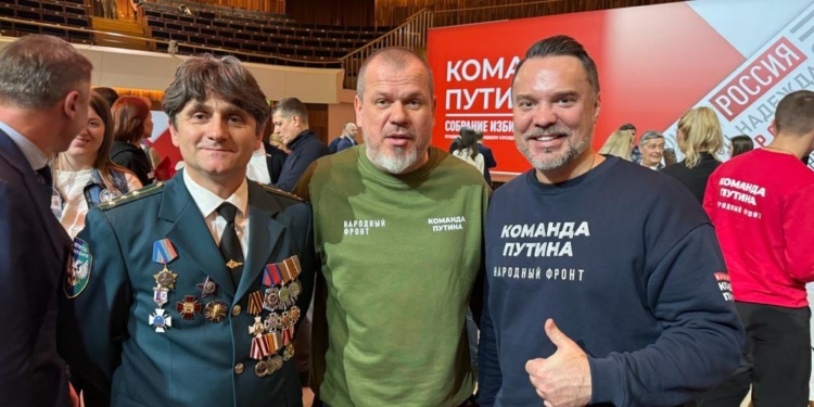 16 декабря Дмитрий Макаренко стал участником заседания инициативной группы по выдвижению Владимира Путина на должность Президента Российской Федерации