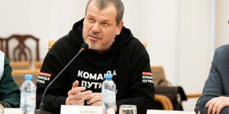 12 января Дмитрий Макаренко посетил круглый стол, посвященный Дню российской печати