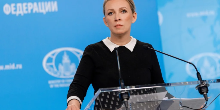 Захарова предложила объявить французской продукции, что ей будут не рады