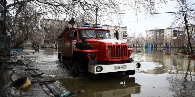 В большинстве домов Орска появилась холодная вода