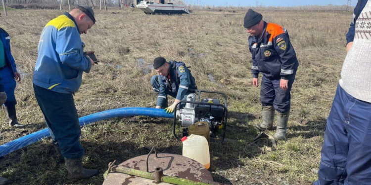 Объекты водоканала частично затопленного Орска обесточились из-за аварии