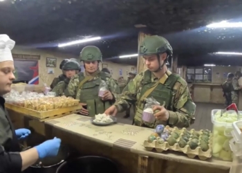 Минобороны рассказало про доставку куличей военным на передовую