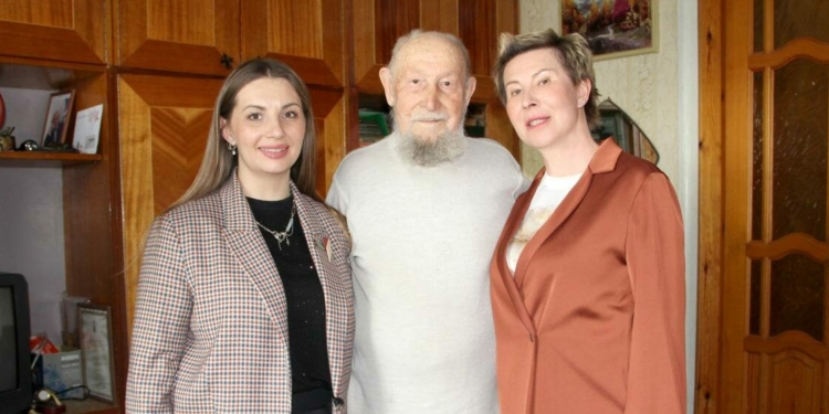 Истребителям неофашистов Украины! Завершите недоделанное моим героическим и трагическим поколением! Бог в помощь Вам!