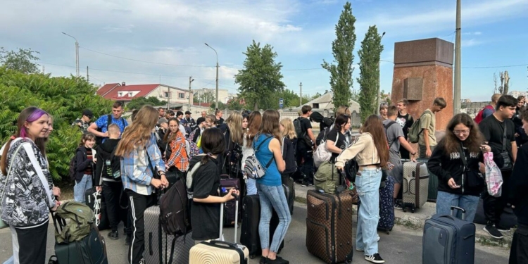 Татарстан отправил школьников из Лисичанска и Рубежного отдыхать на море