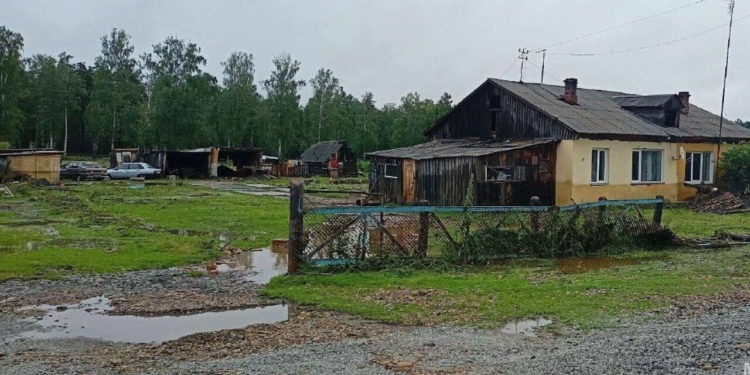 В Челябинской области после прорыва дамбы затопило 20 домов