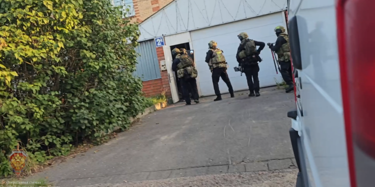 Пресечена противоправная деятельность иностранного гражданина, причастного к незаконному обороту оружия и взрывчатых веществ на территории Московского региона