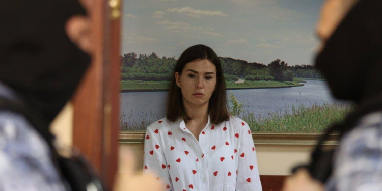 Дискредитация армии своей страны – это помощь противнику.