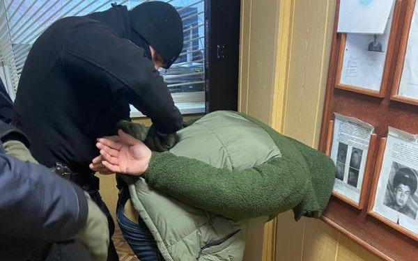 В Оренбурге при силовой поддержке СОБР Росгвардии задержан мужчина, причинивший тяжкий вред здоровью двоим братьям