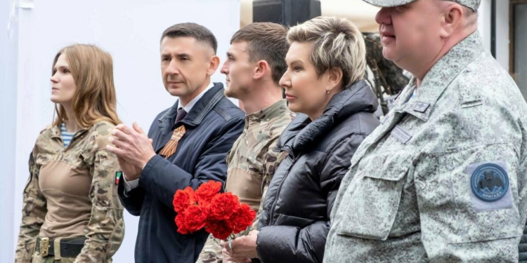 Ольга Павлова посетила открытие стелы в музее СВО в Казани