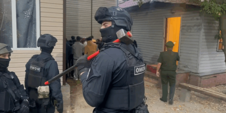 Военный следственный отдел СК РФ по Балашихинскому гарнизону совместно с ФСБ РФ по г. Москве и МО провели масштабный рейд, направленный на выявление нарушений миграционного законодательства.